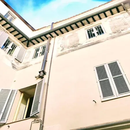 Contessa Grande/central Spoleto/sleeps 6
