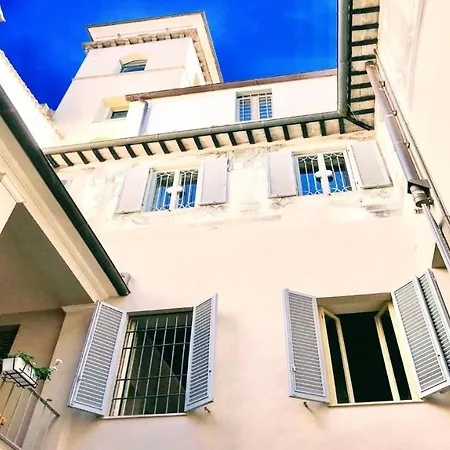 Contessa Grande/central Spoleto/sleeps 6 *