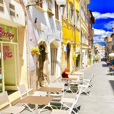 Apartamento Contessa Grande/central Spoleto/sleeps 6