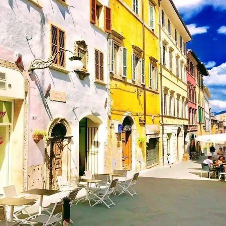 Contessa Grande/central Spoleto/sleeps 6 Apartamento *
