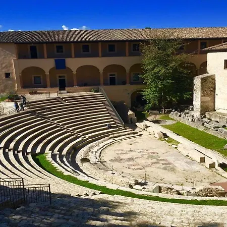 Contessa Grande/central Spoleto/sleeps 6 Spoleto