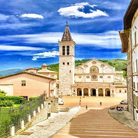 Contessa Grande/central Spoleto/sleeps 6 Apartment Spoleto