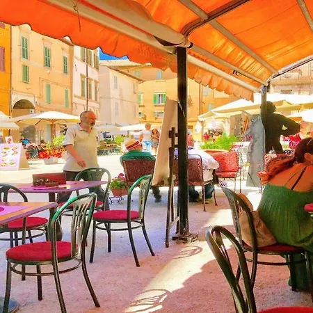 Contessa Grande/central Spoleto/sleeps 6 Spoleto