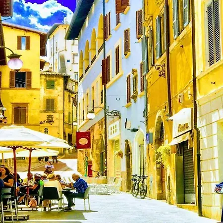 Contessa Grande/central Spoleto/sleeps 6 Apartamento