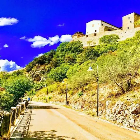 Apartamento Contessa Grande/central Spoleto/sleeps 6 *