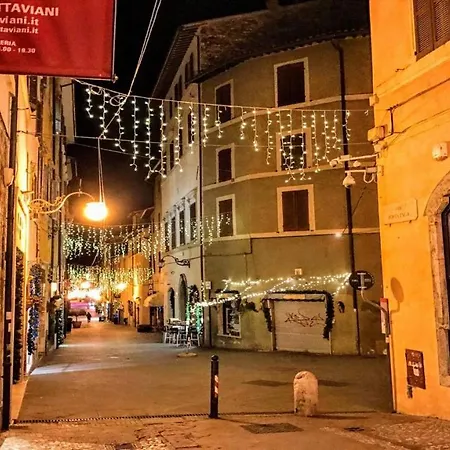 Contessa Grande/central Spoleto/sleeps 6