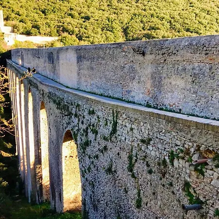 Contessa Grande/central Spoleto/sleeps 6 Apartamento *