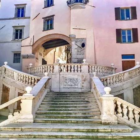 Contessa Grande/central Spoleto/sleeps 6 Spoleto