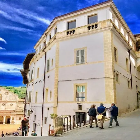 Contessa Grande/central Spoleto/sleeps 6 Apartment