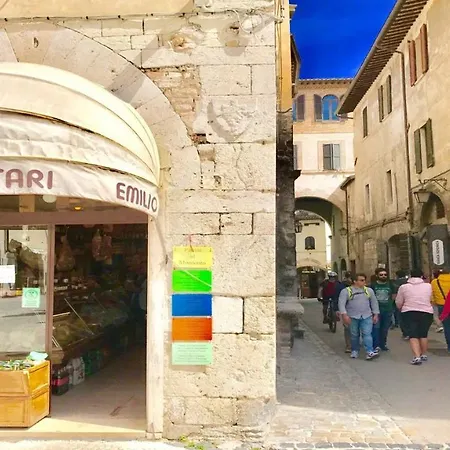 Contessa Grande/central Spoleto/sleeps 6 *
