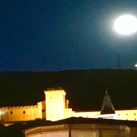 Contessa Grande/central Spoleto/sleeps 6