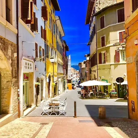 Contessa Grande/central Spoleto/sleeps 6 Spoleto